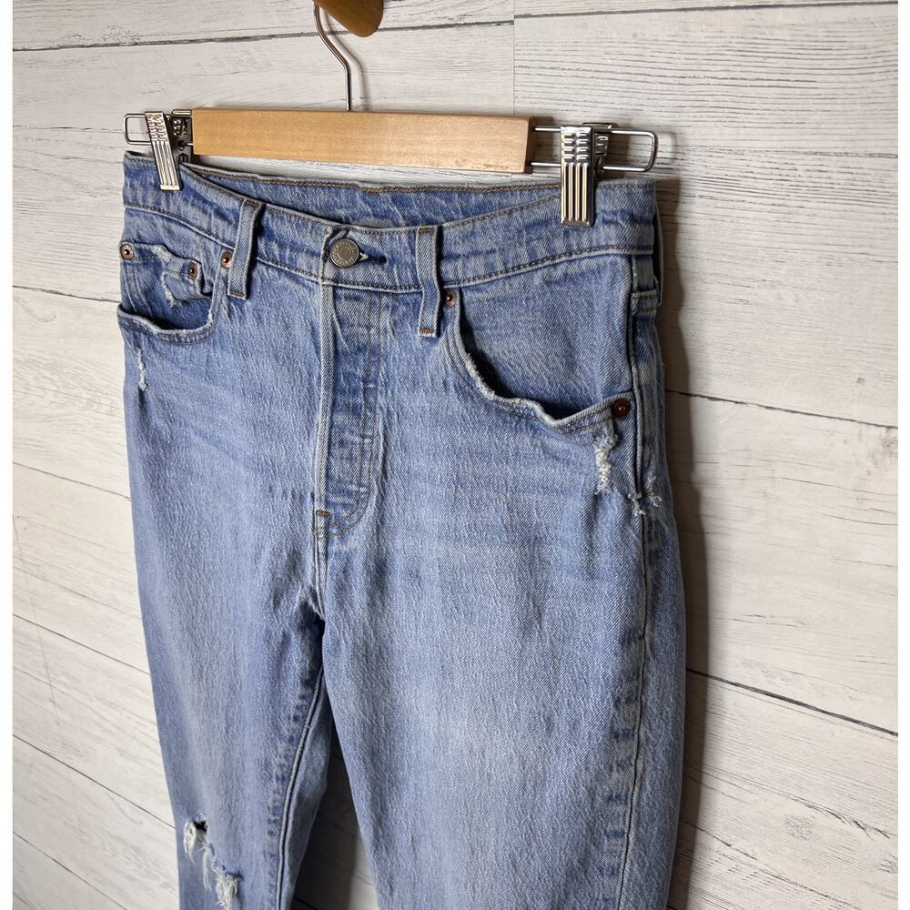 Levis Jeans Womens Size W28XL32 Light Wash Button Fly Distressed Straight Leg - Picture 7 of 16